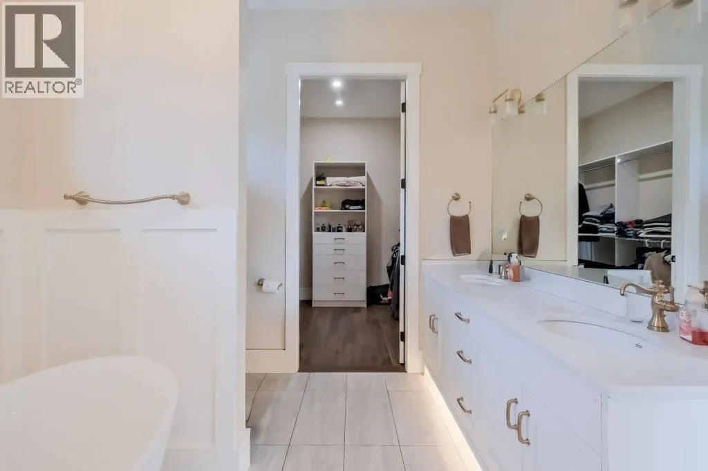 7839 Falcon Ridge Crescent