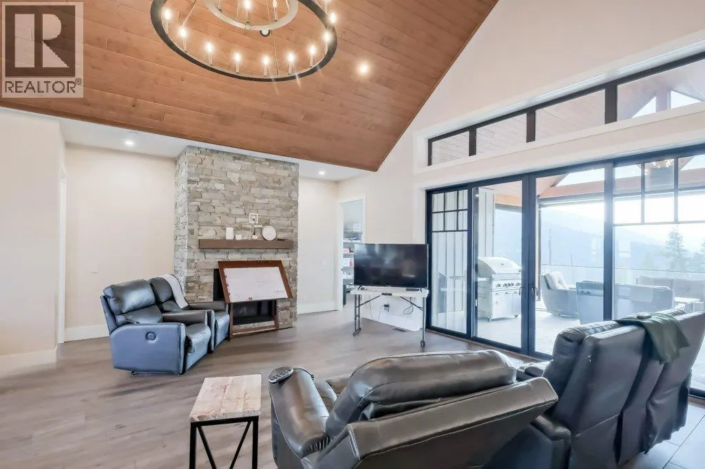 7839 Falcon Ridge Crescent