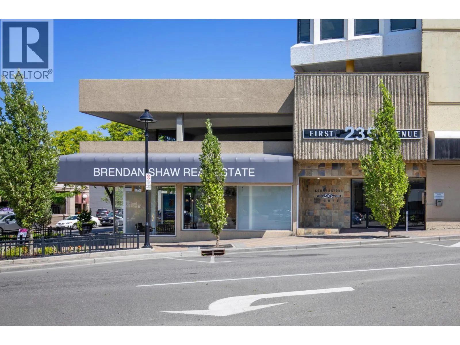 235 1ST Avenue Unit# 702