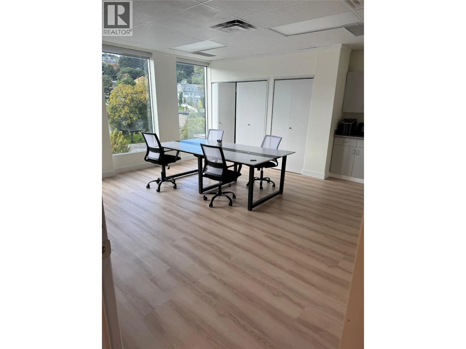 235 1ST Avenue Unit# 702