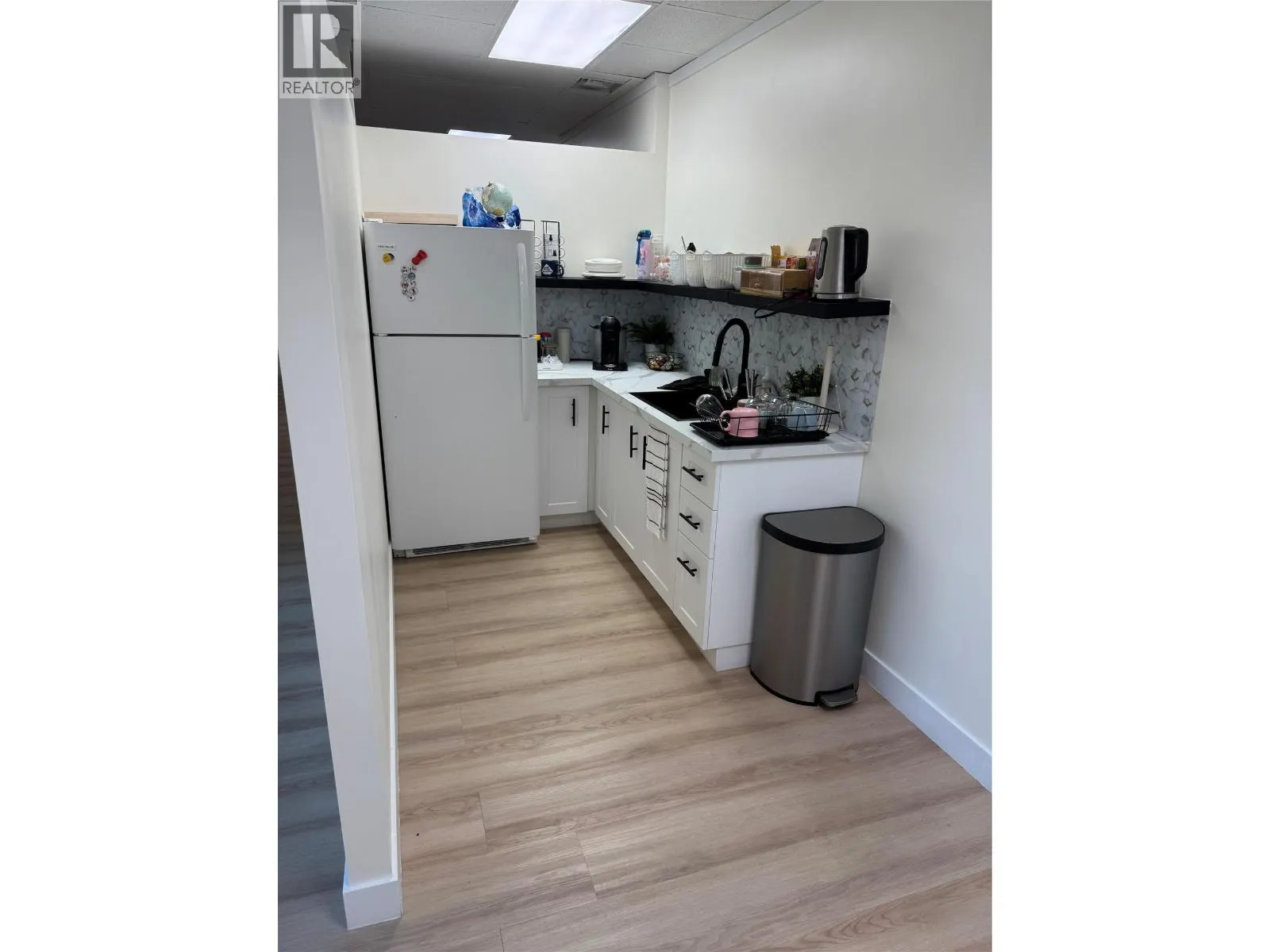 235 1ST Avenue Unit# 702