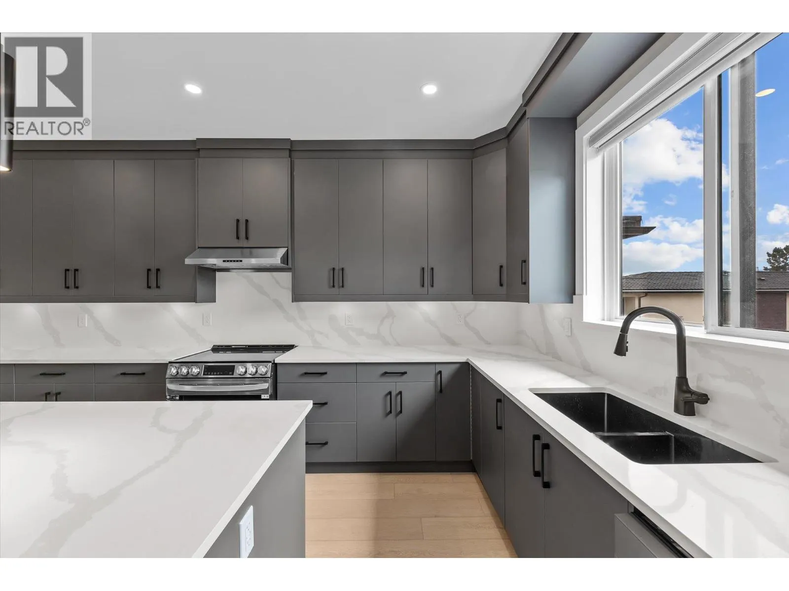 1793 Viewpoint Drive