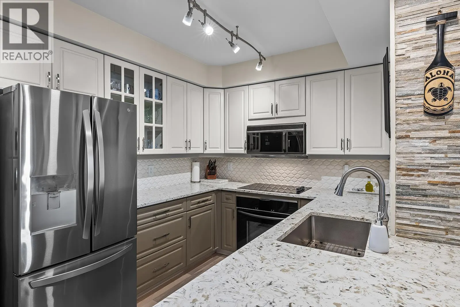 1152 Sunset Drive Unit# 903