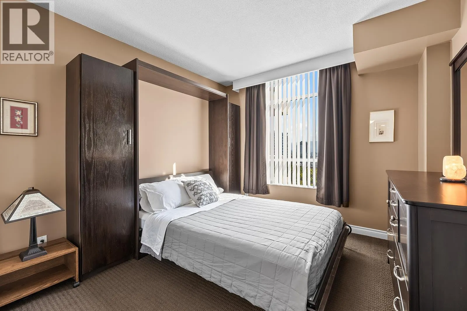 1152 Sunset Drive Unit# 903