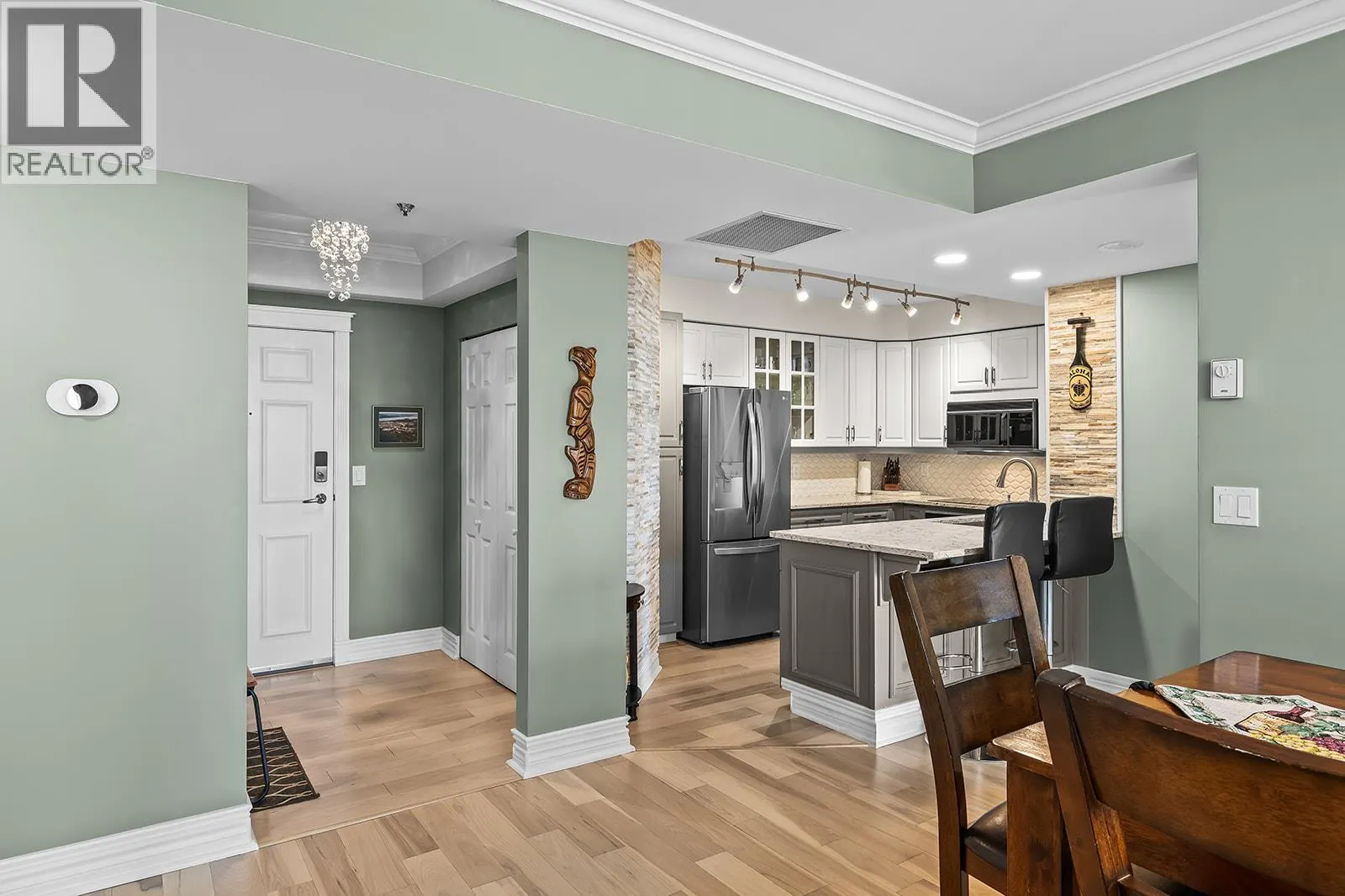 1152 Sunset Drive Unit# 903