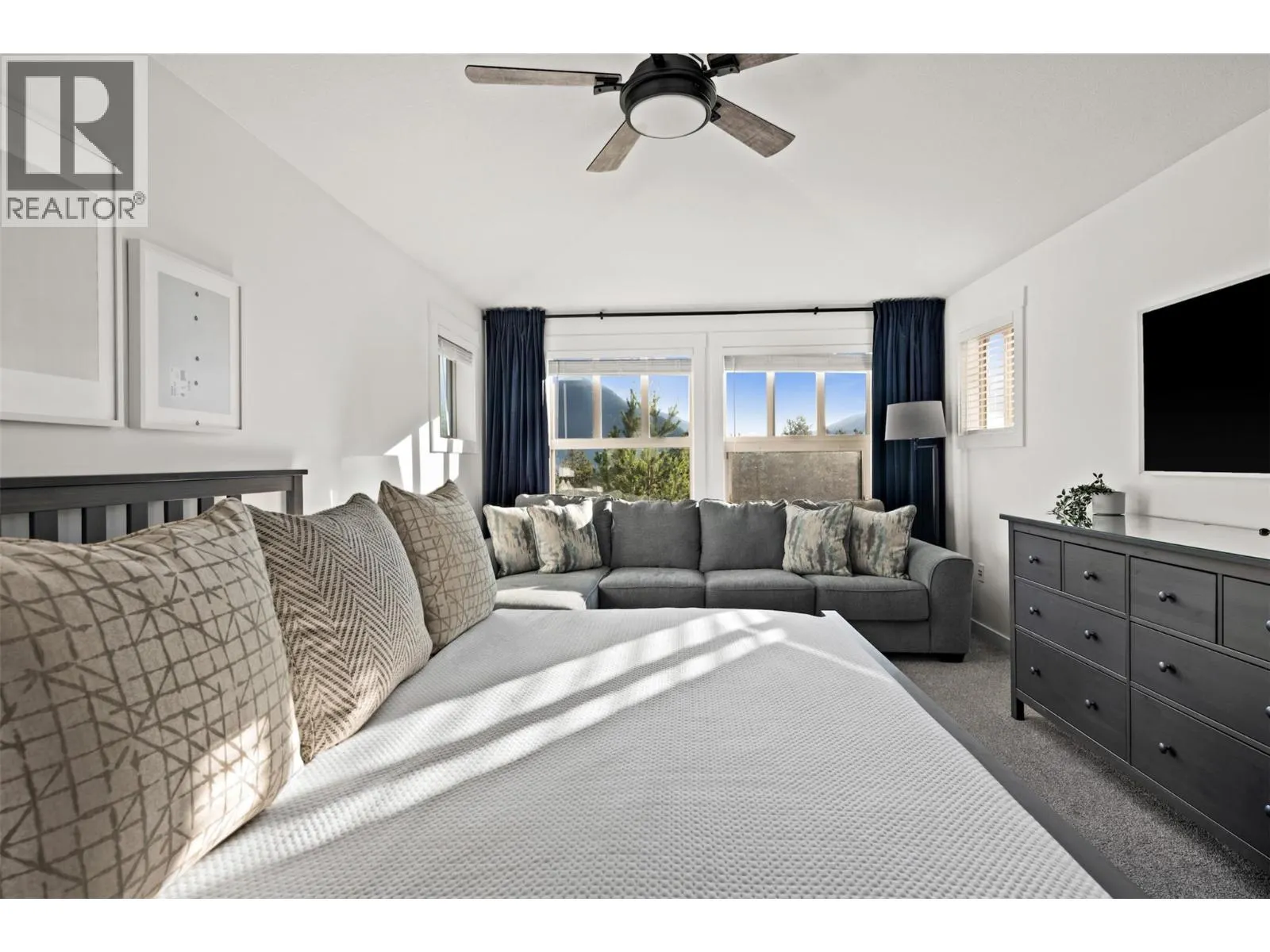 2070 SUMMIT Drive Unit# 511