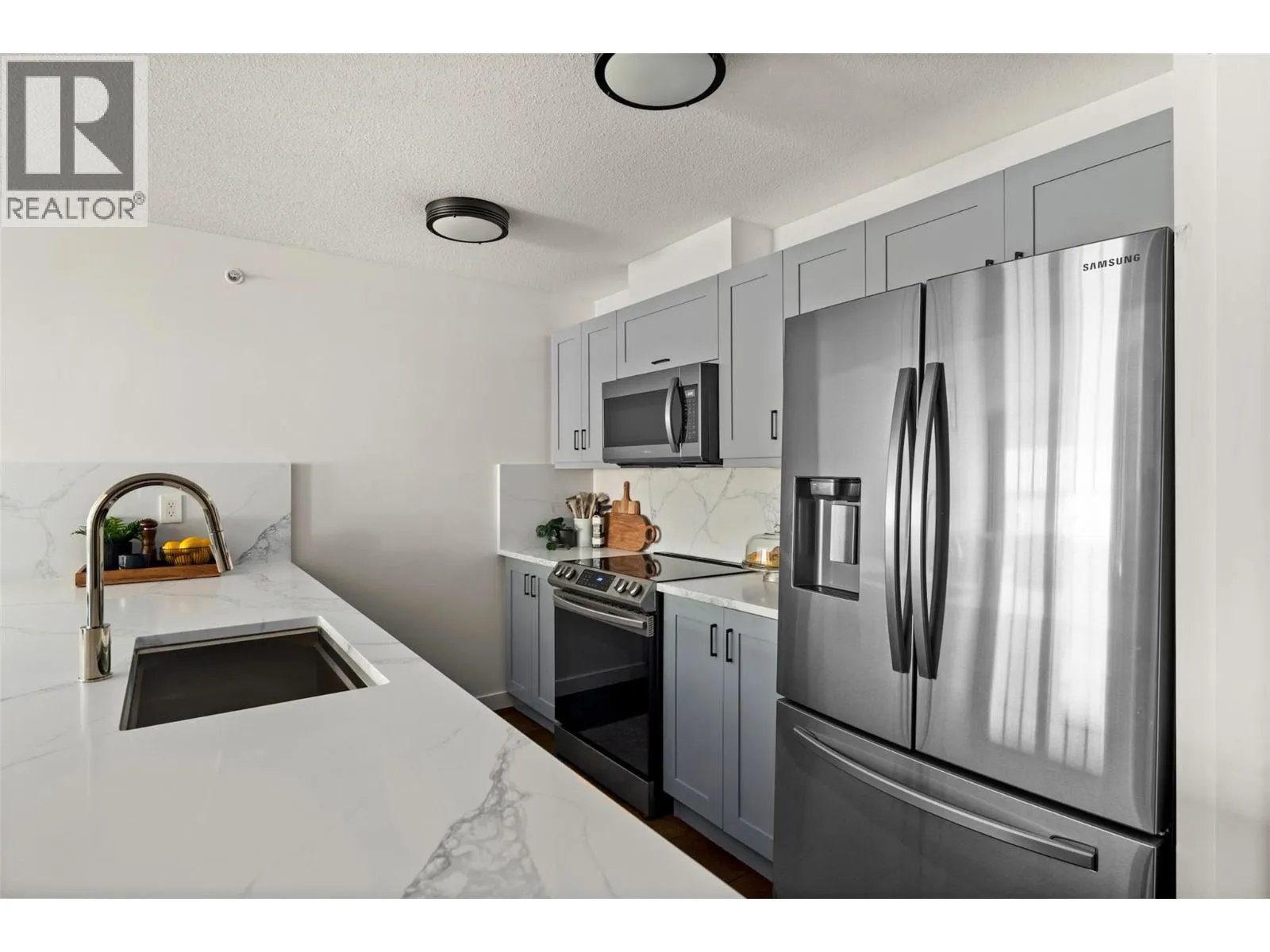 2070 SUMMIT Drive Unit# 511