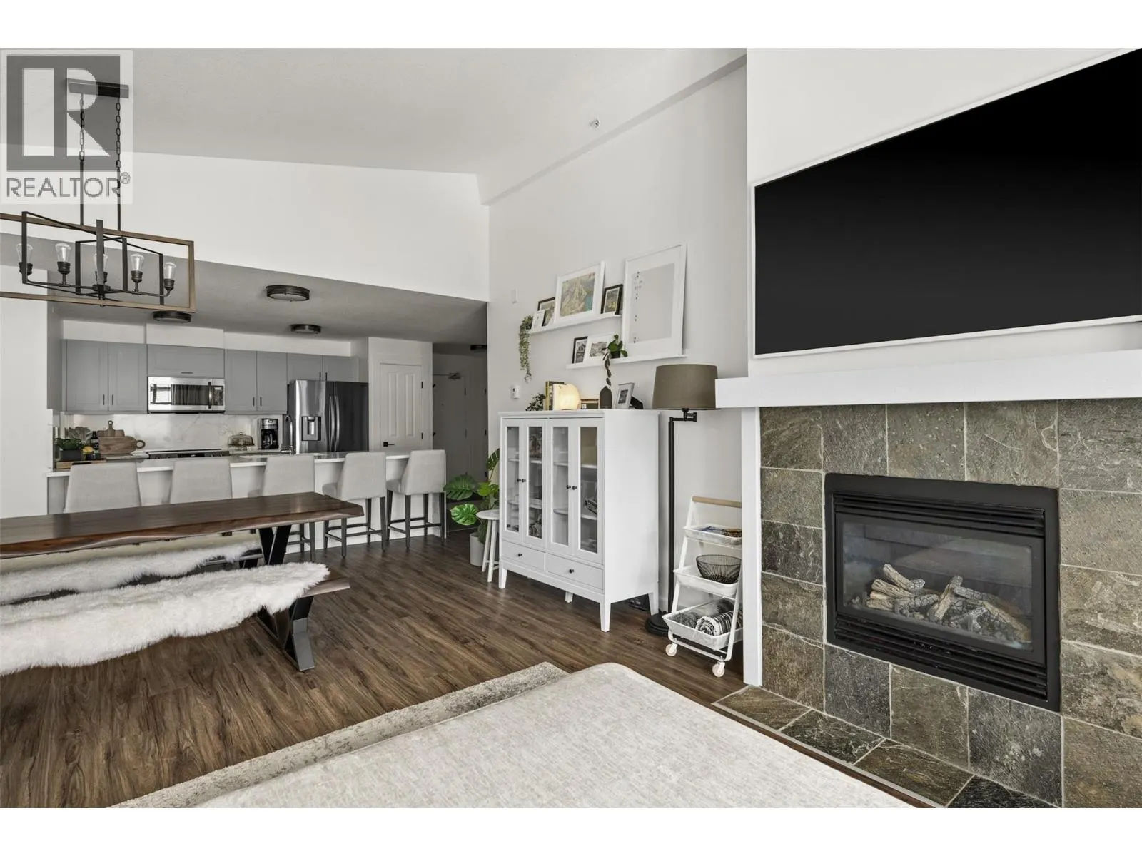 2070 SUMMIT Drive Unit# 511