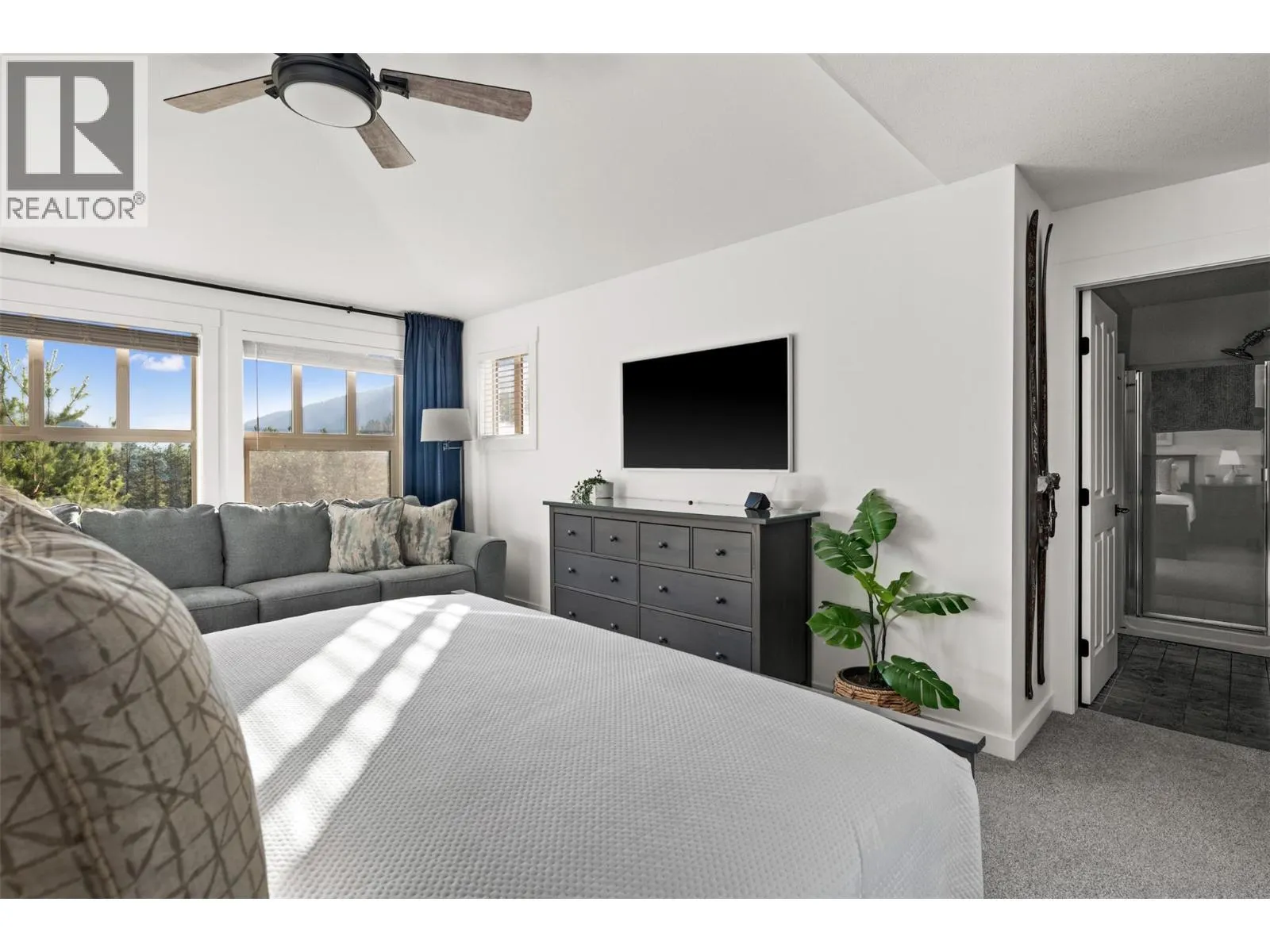 2070 SUMMIT Drive Unit# 511