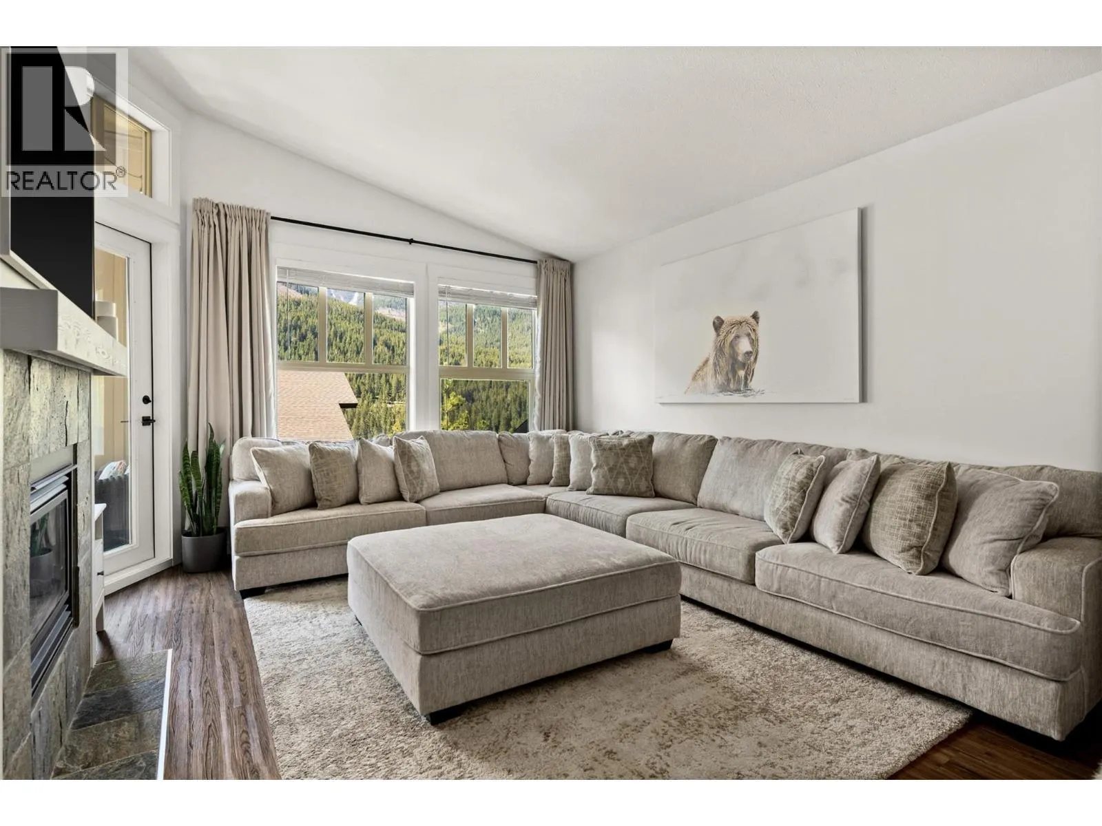 2070 SUMMIT Drive Unit# 511