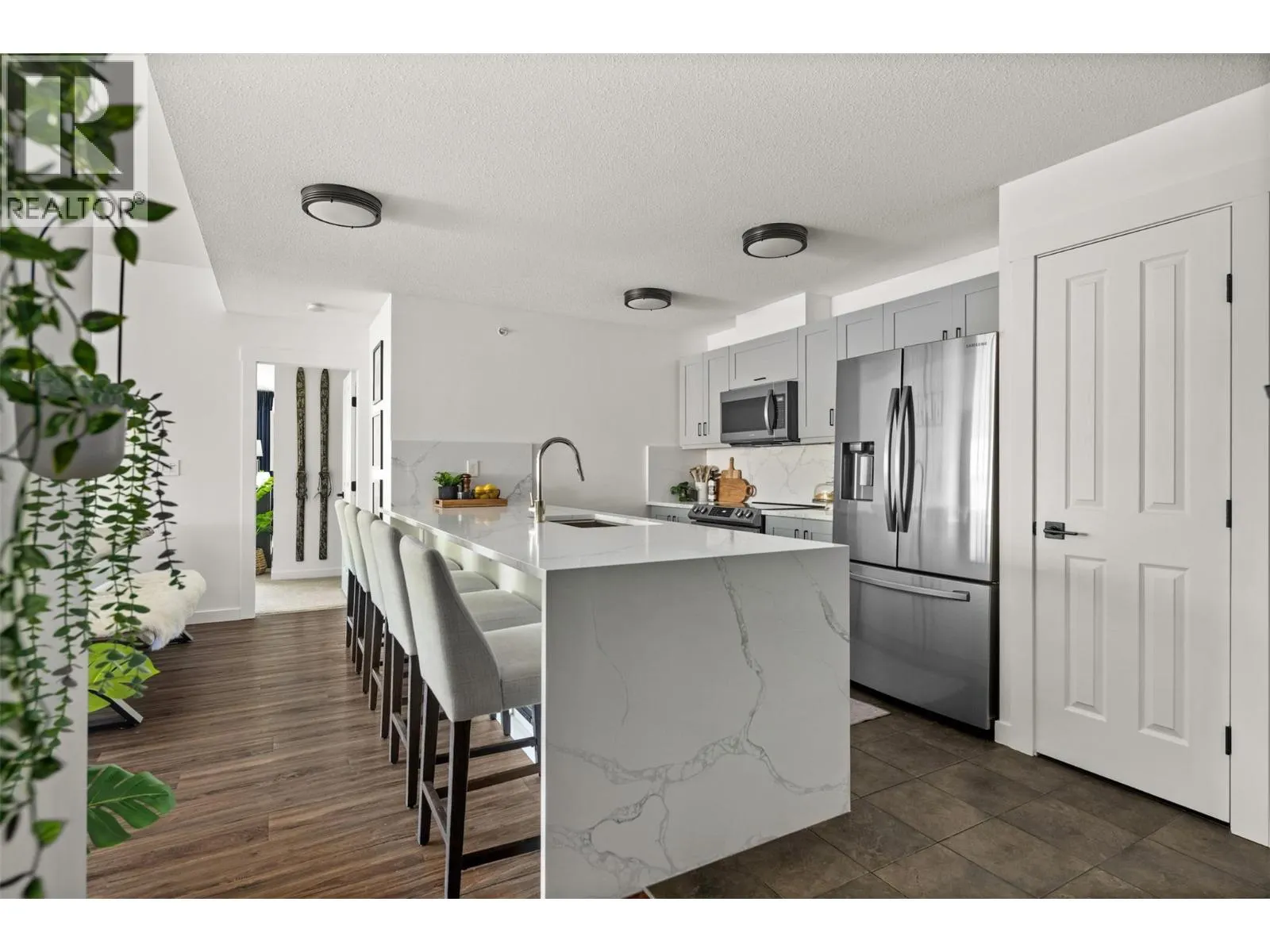 2070 SUMMIT Drive Unit# 511