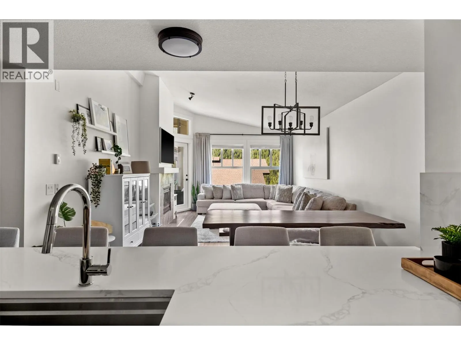 2070 SUMMIT Drive Unit# 511