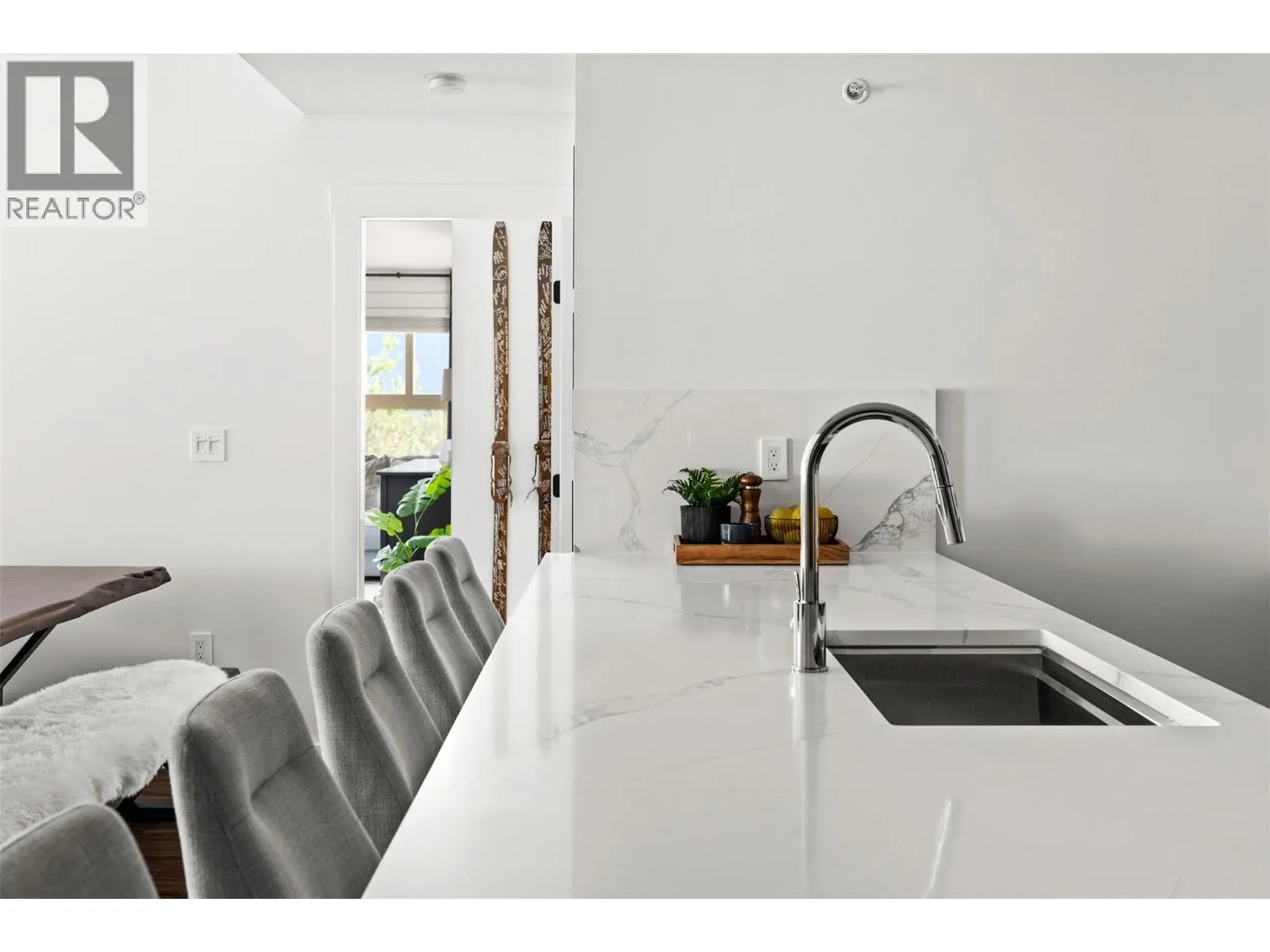 2070 SUMMIT Drive Unit# 511