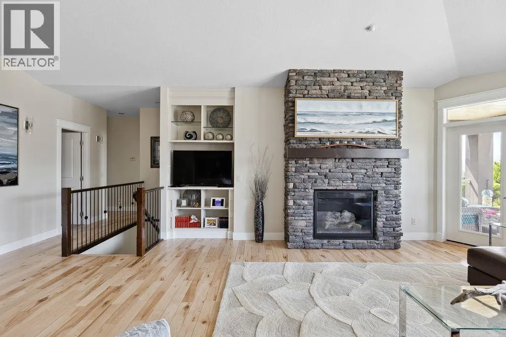 839 Clarance Avenue