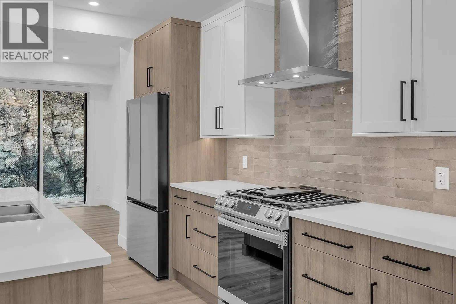 2835 Canyon Crest Drive Unit# 12