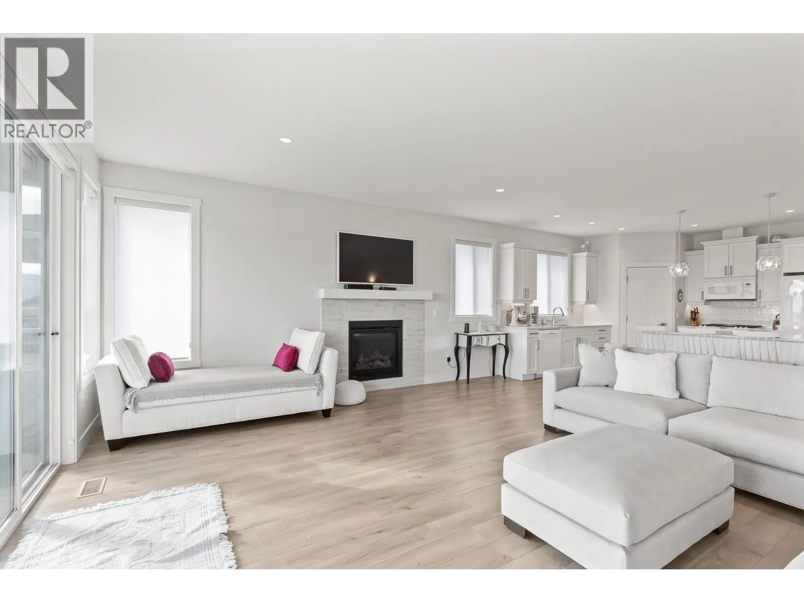 2612 Paramount Drive