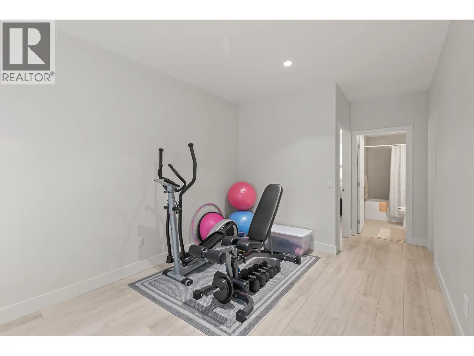 2612 Paramount Drive
