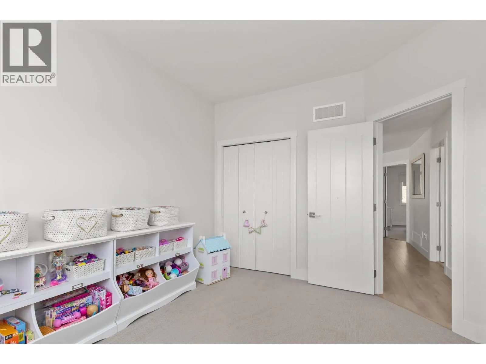 2612 Paramount Drive