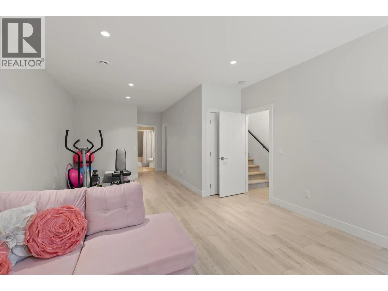 2612 Paramount Drive