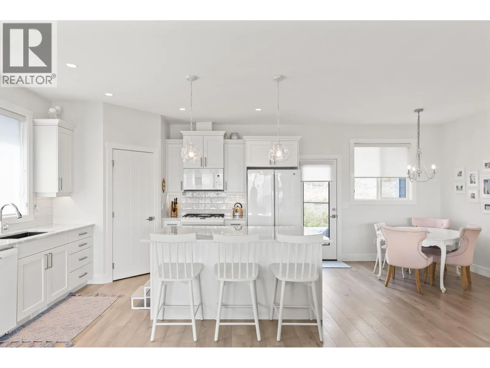 2612 Paramount Drive