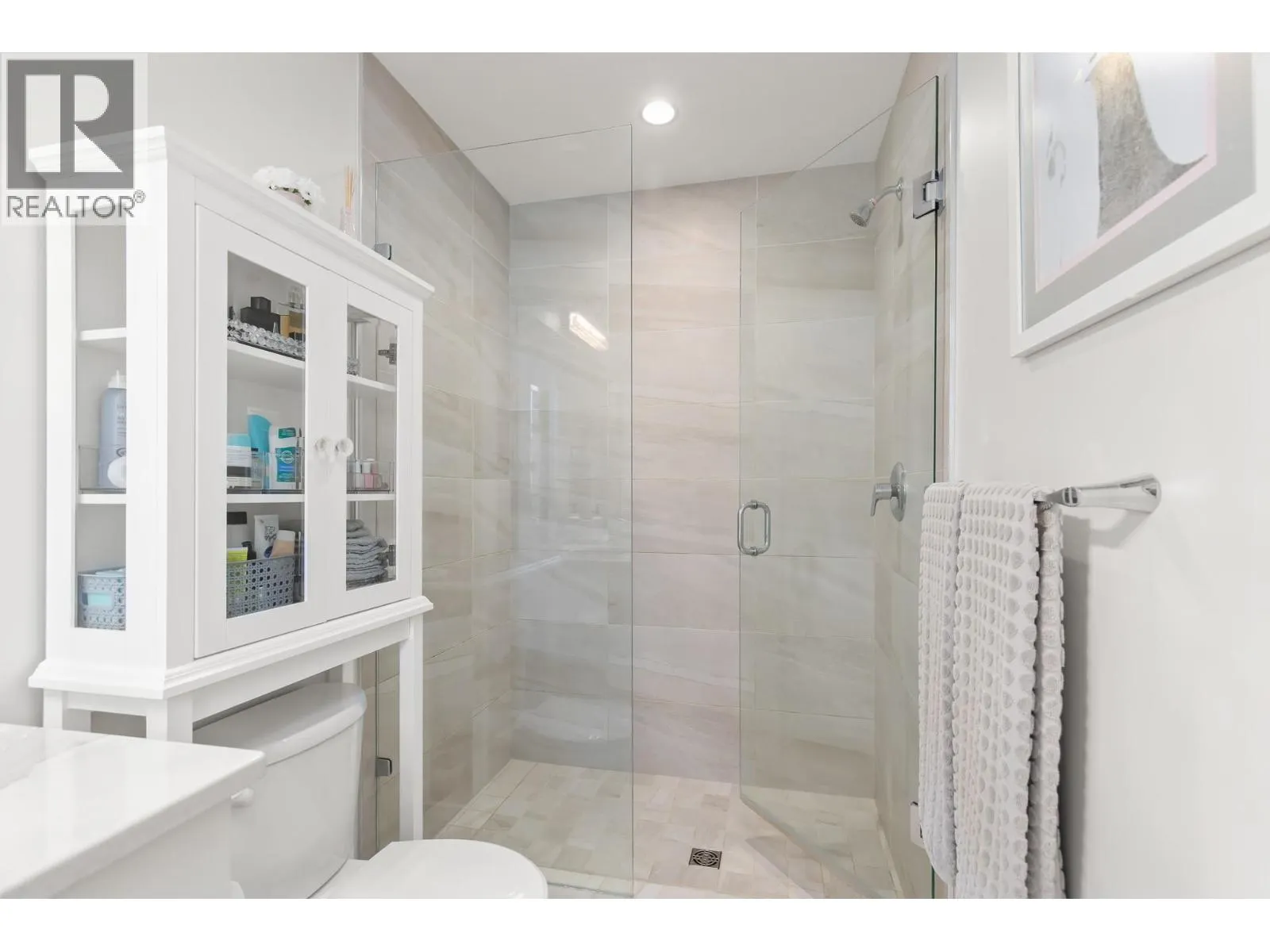 2612 Paramount Drive