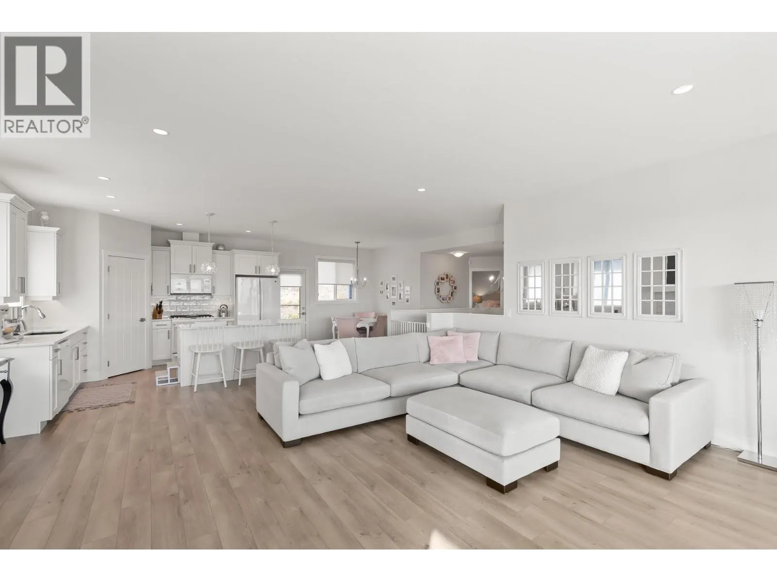2612 Paramount Drive