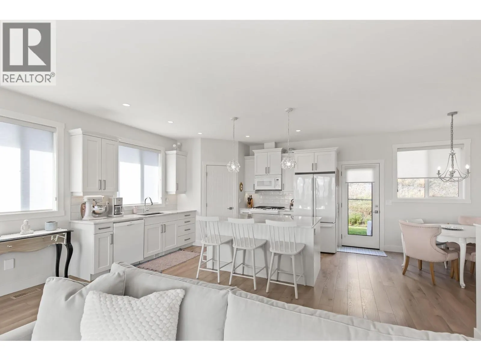 2612 Paramount Drive
