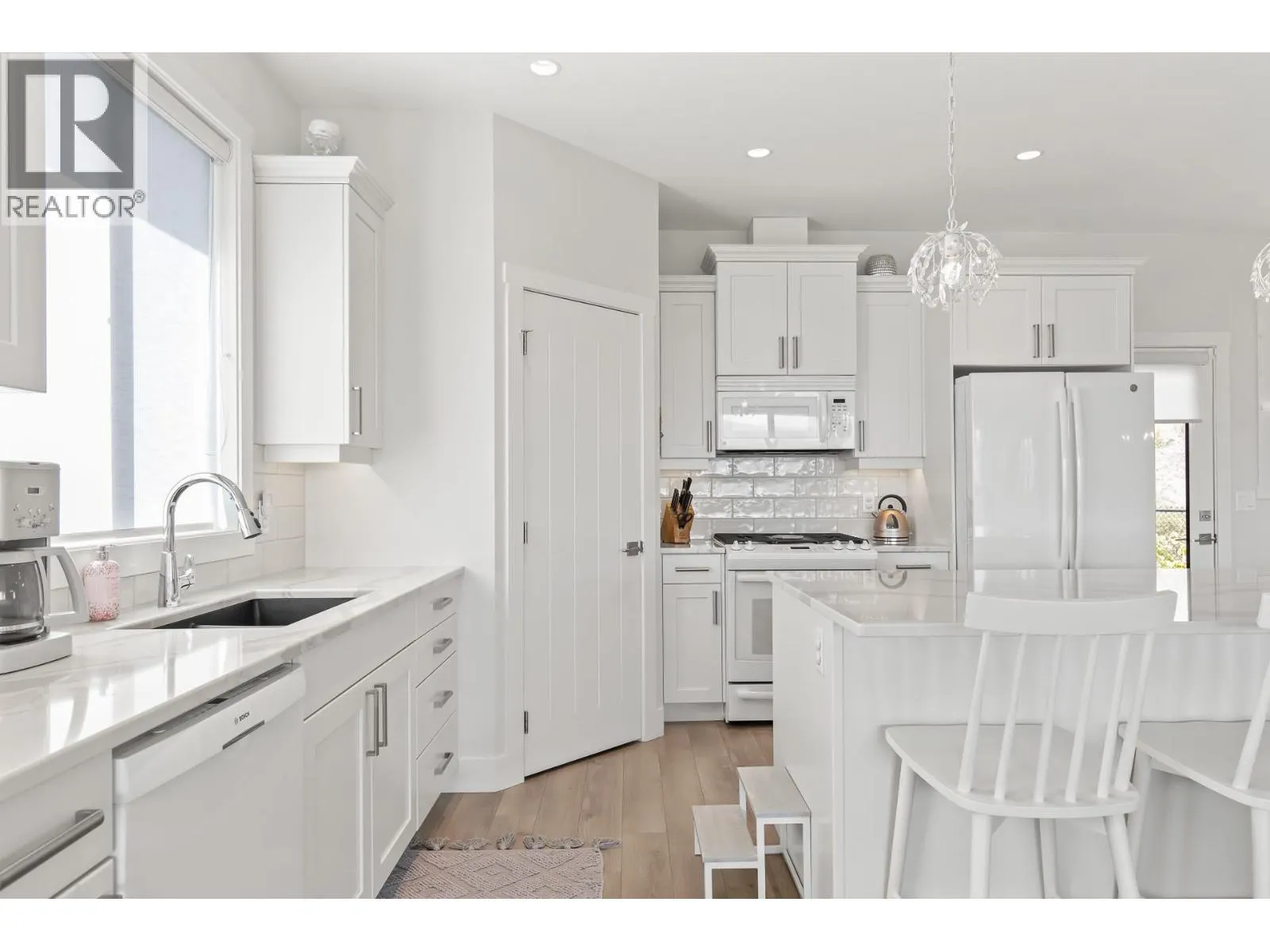 2612 Paramount Drive