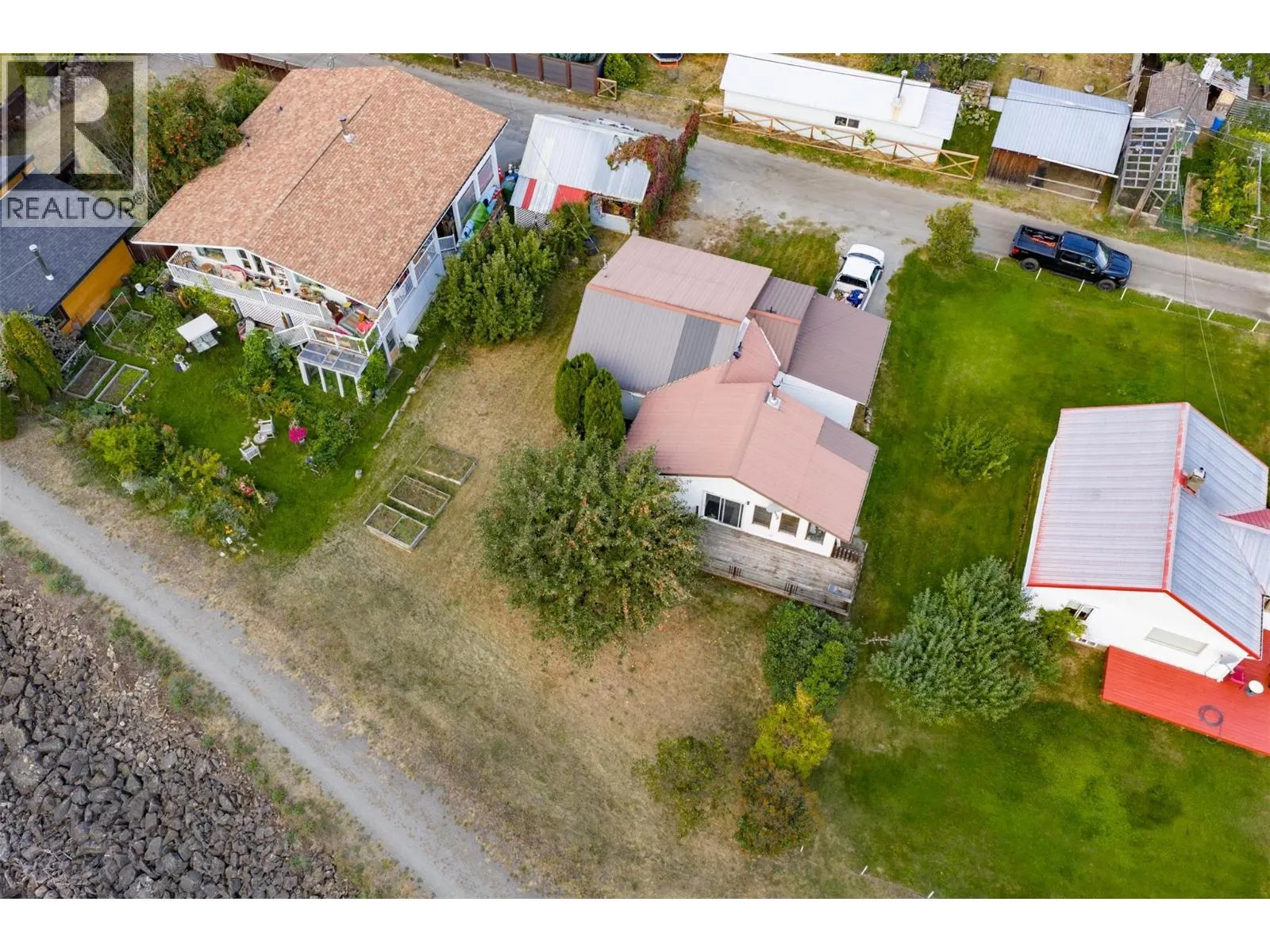 320 RIVER Lane