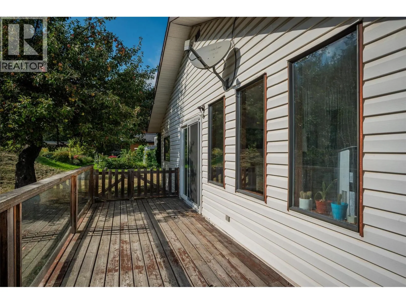 320 RIVER Lane