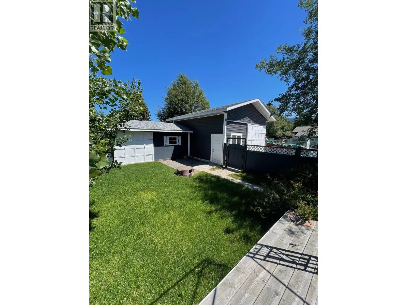 465 WHITE BIRCH Crescent
