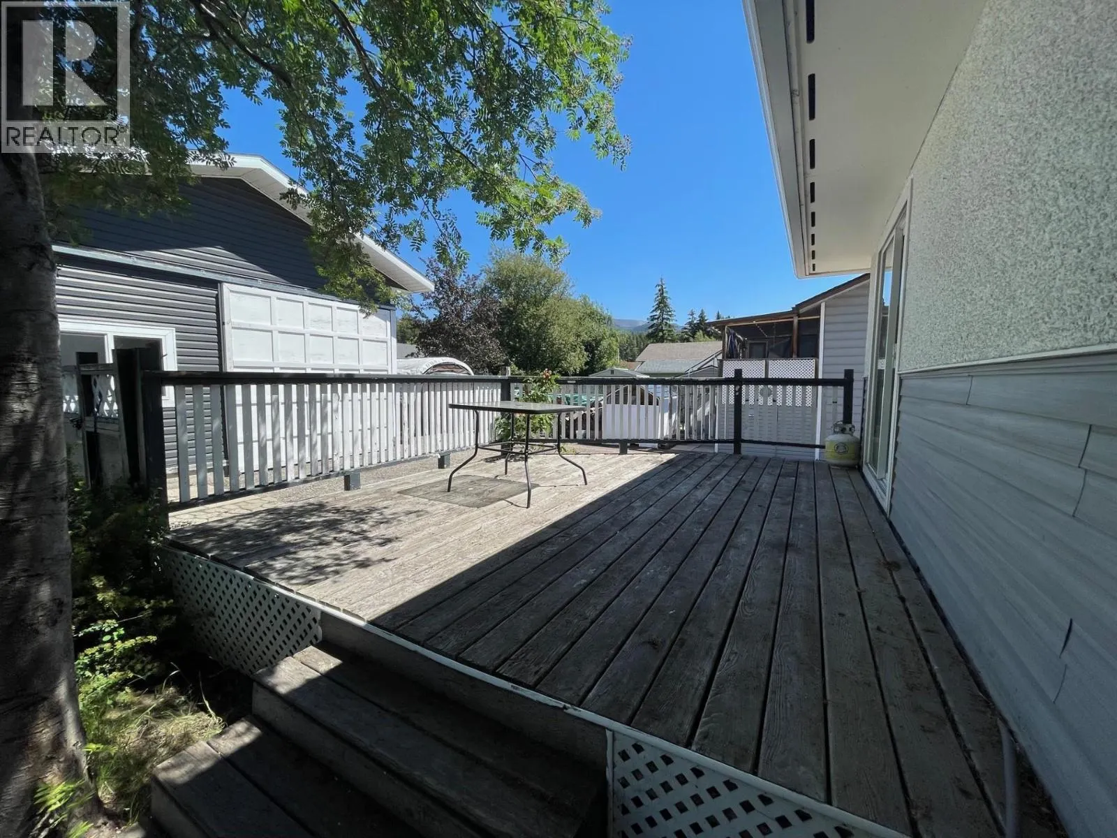 465 WHITE BIRCH Crescent