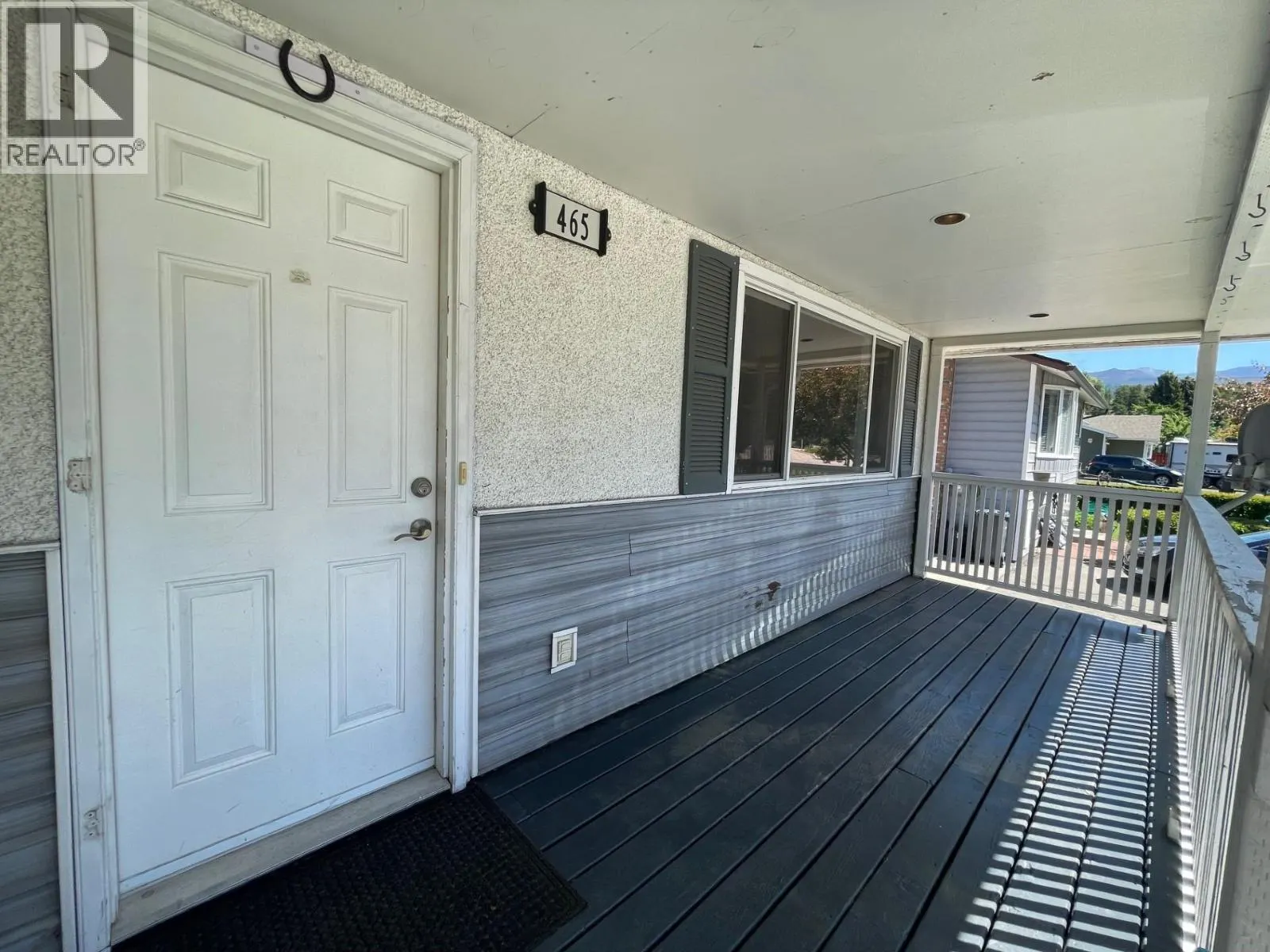 465 WHITE BIRCH Crescent