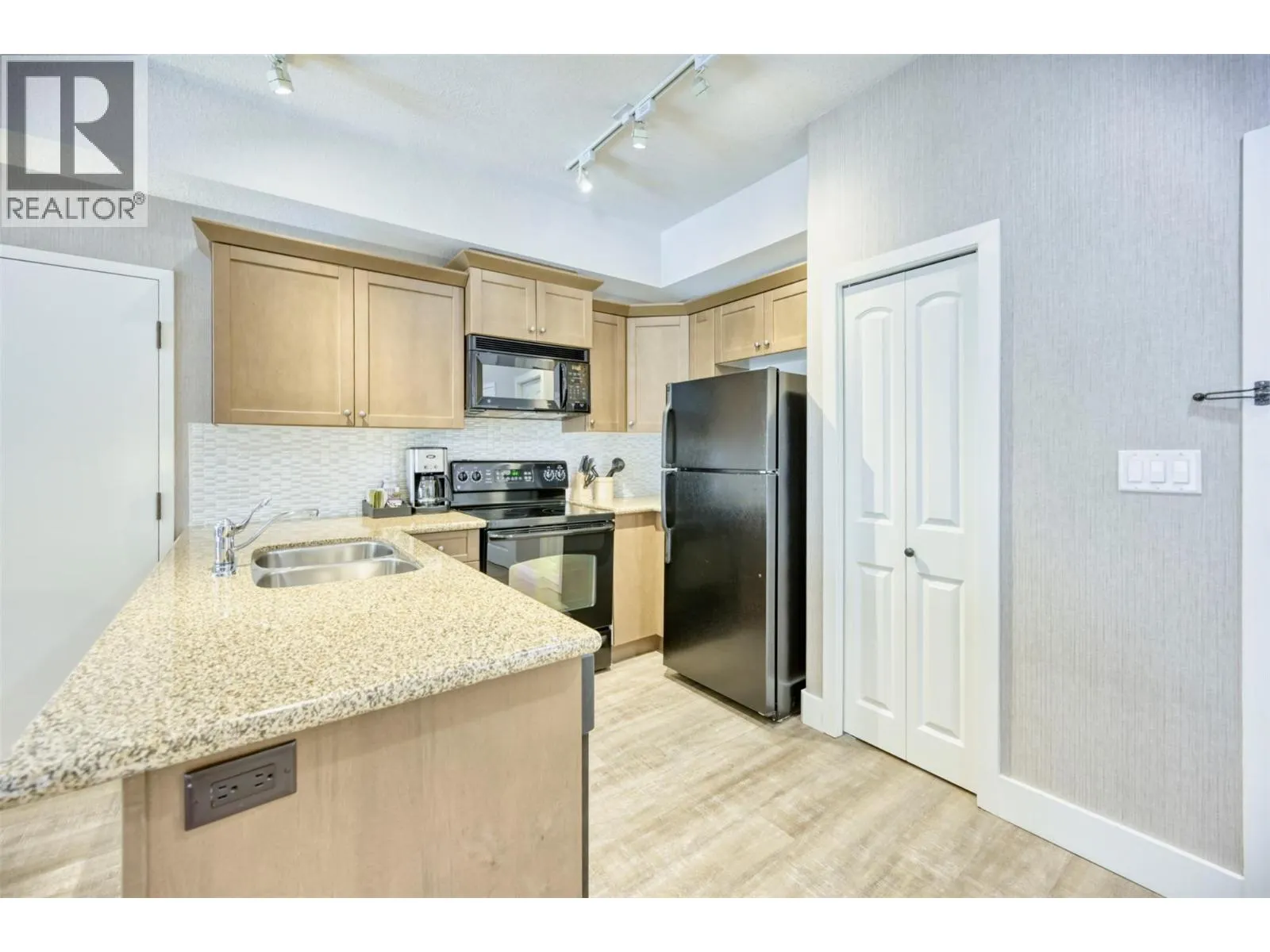 1200 RANCHER CREEK Road Unit# 202C
