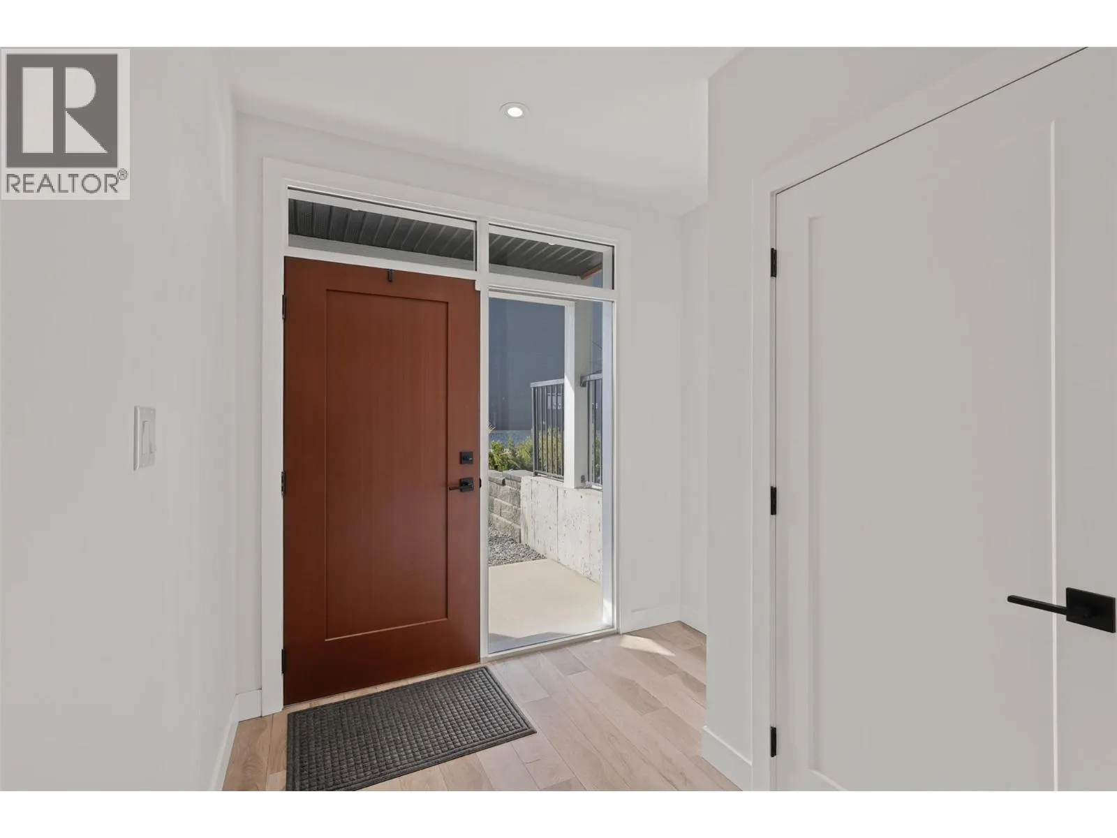 124 RIVER GATE Drive