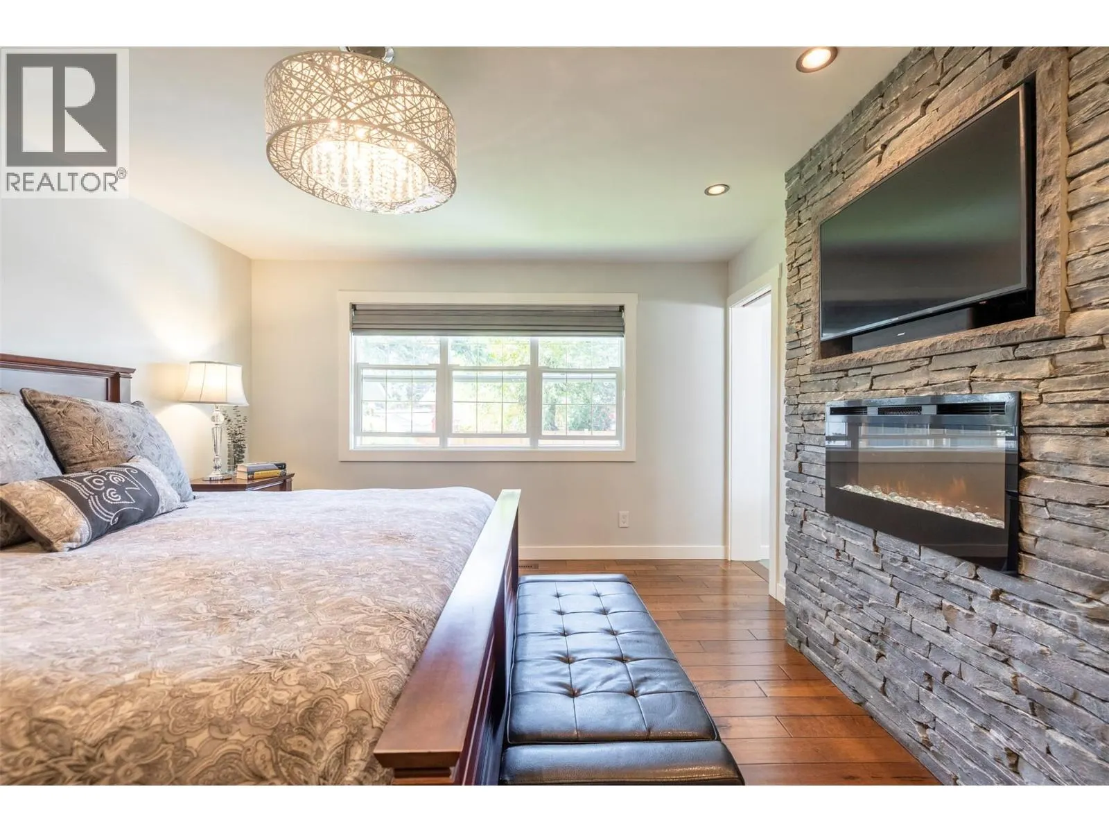 3 Elkview Crescent