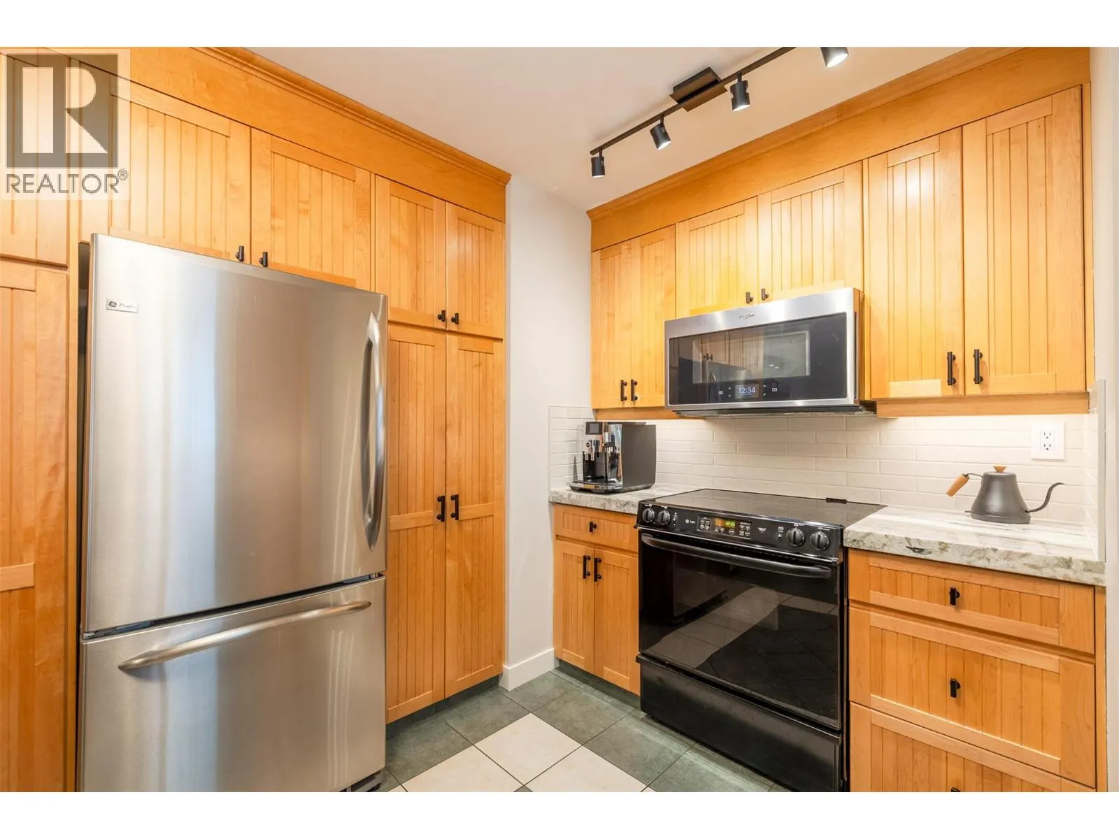 3 Elkview Crescent