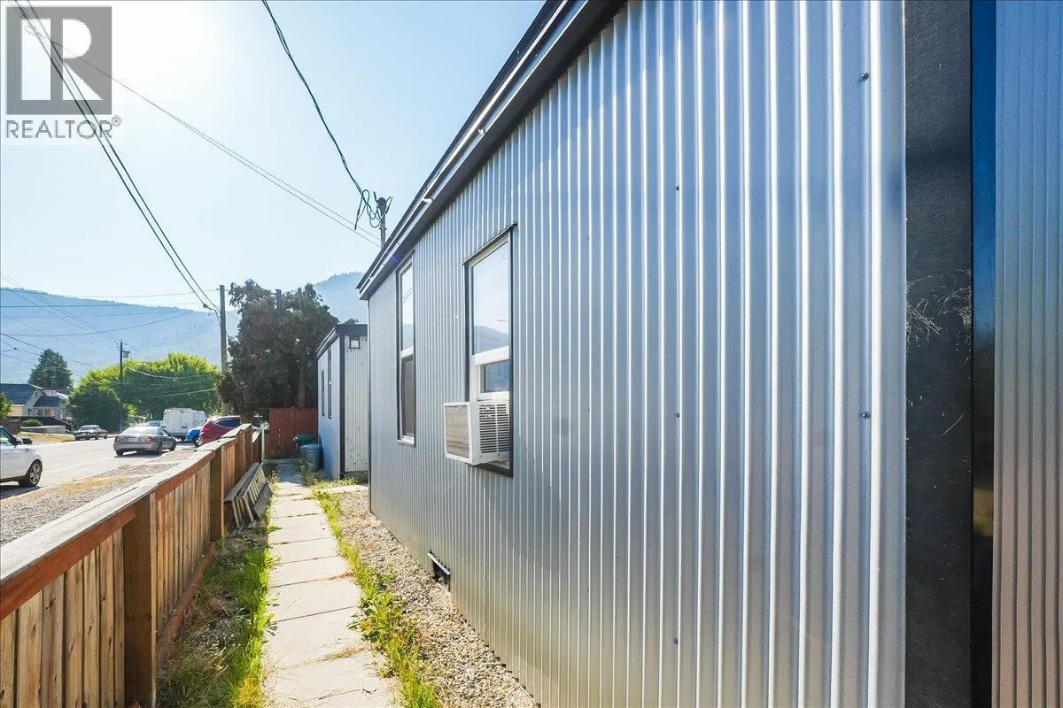 1406 FOURTH Avenue