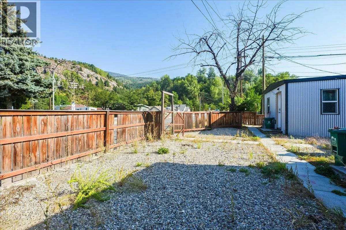 1406 FOURTH Avenue