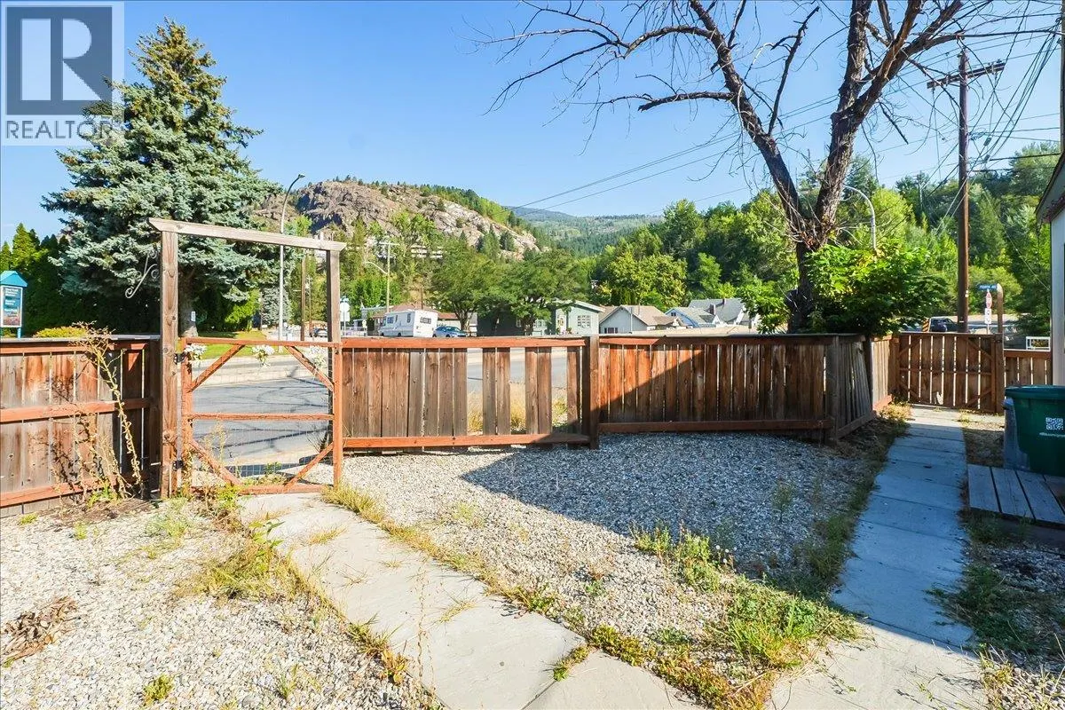 1406 FOURTH Avenue
