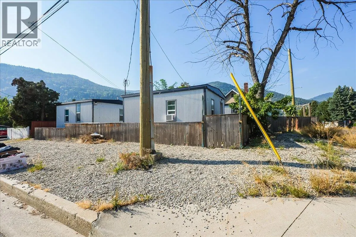 1406 FOURTH Avenue