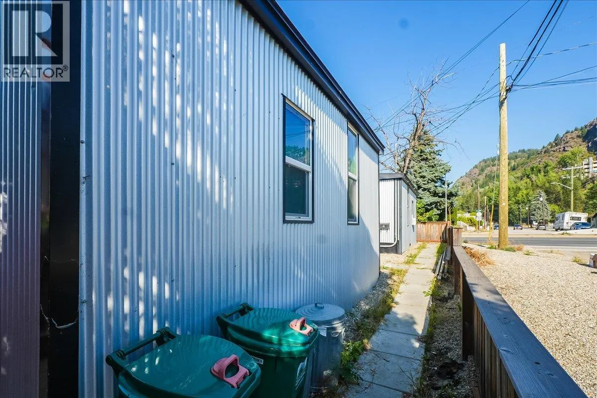 1406 FOURTH Avenue