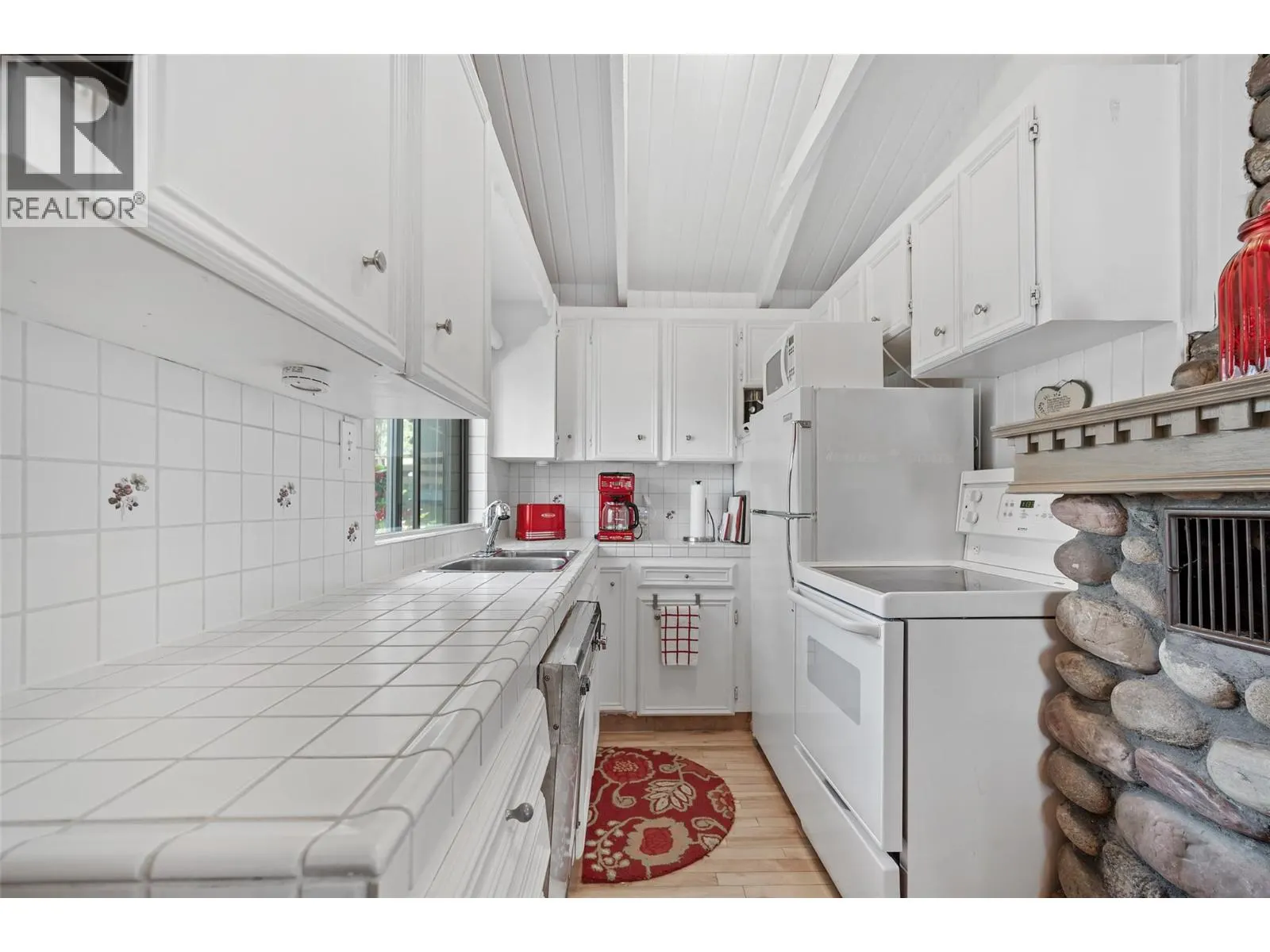 1492 Akiskinook Road Unit# 91