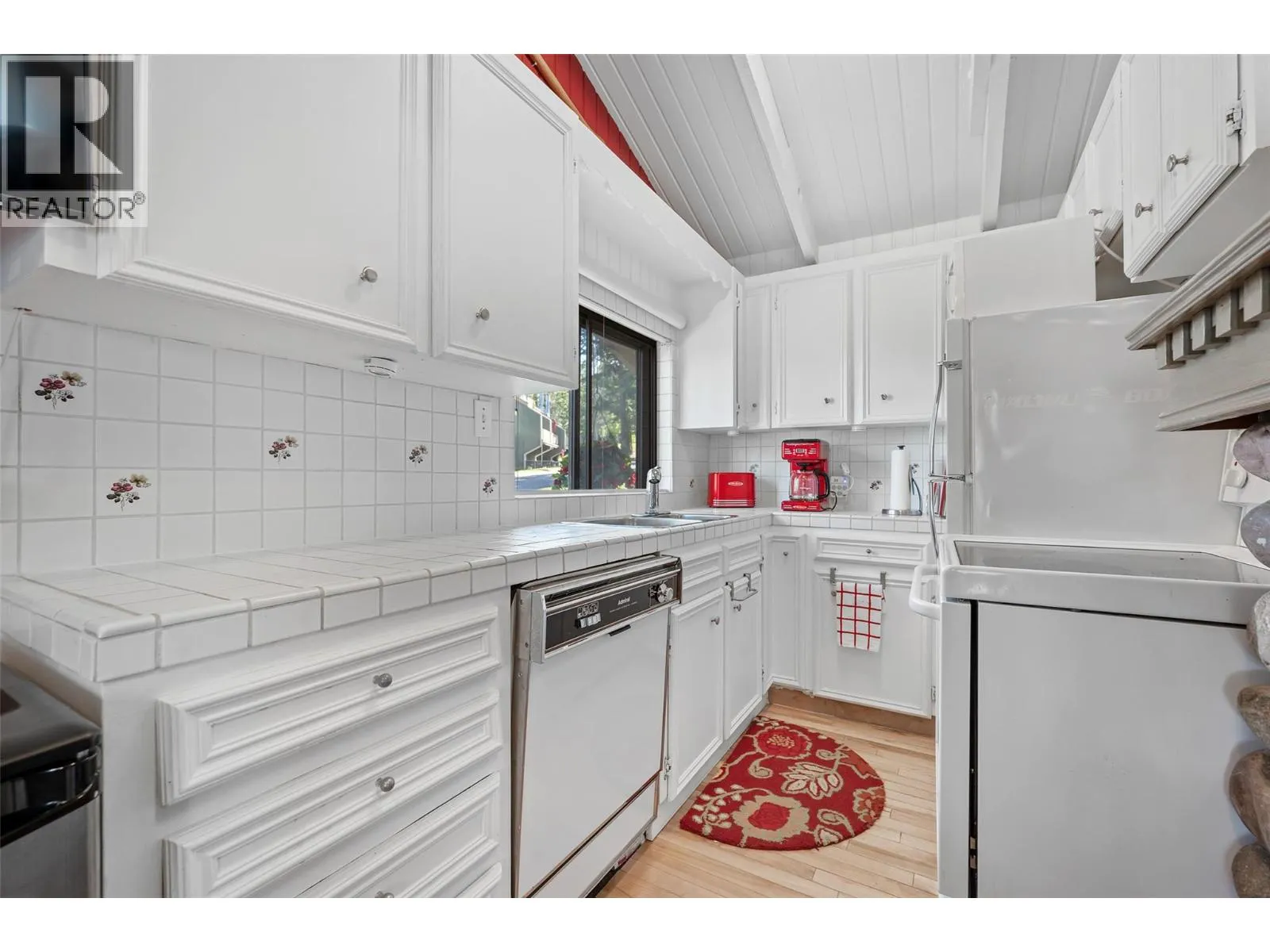1492 Akiskinook Road Unit# 91