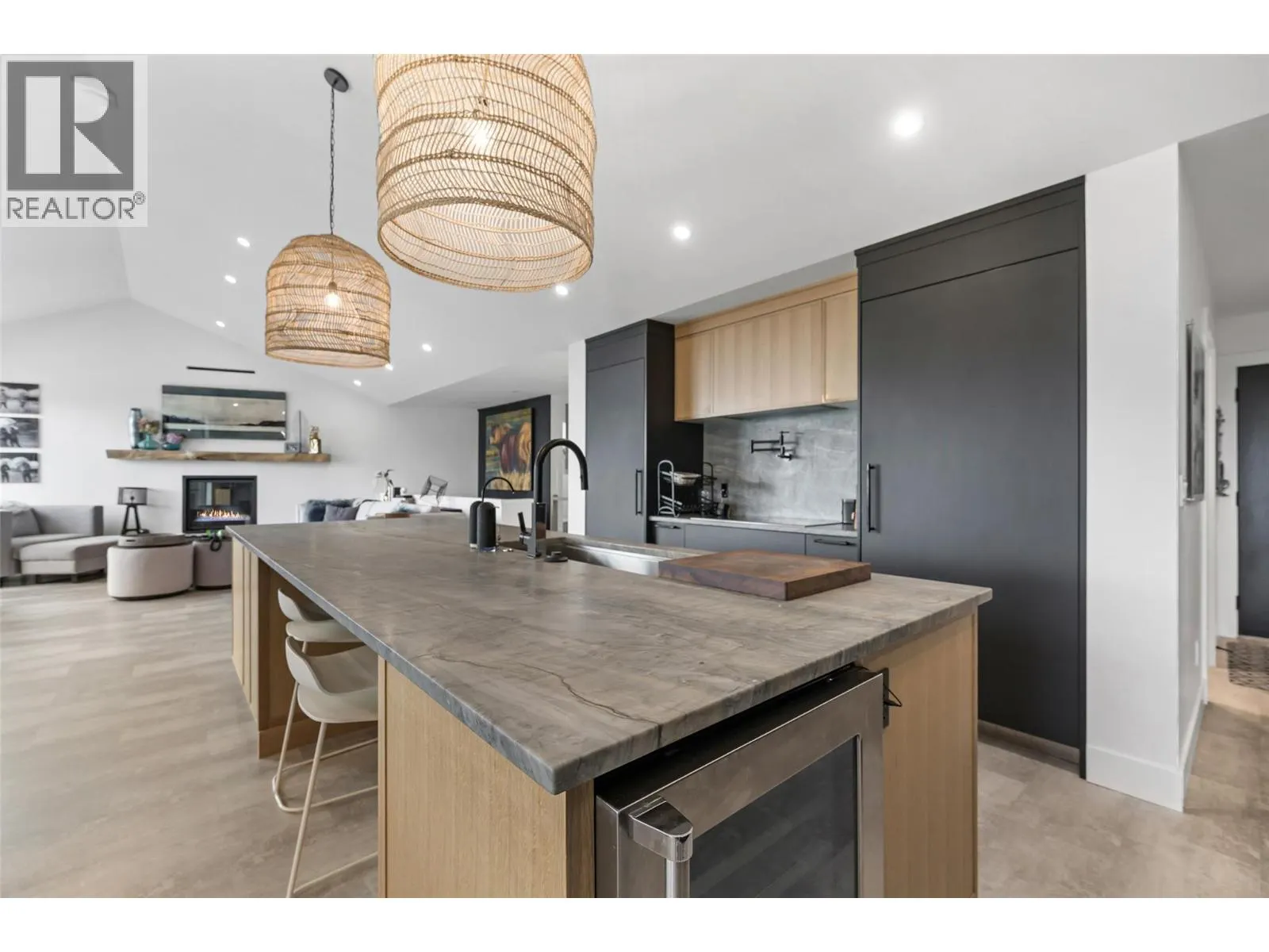 2615 Lakeview Rise