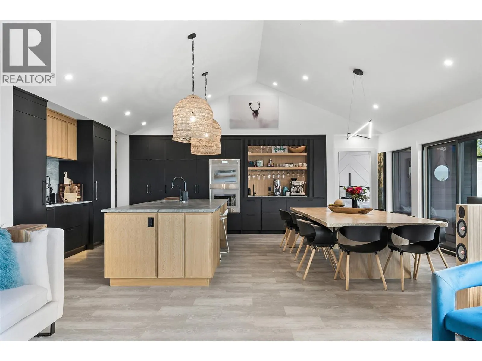 2615 Lakeview Rise