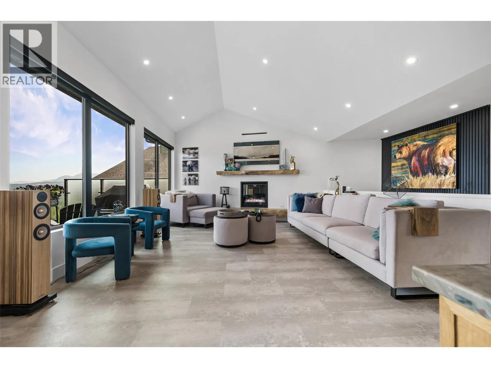 2615 Lakeview Rise