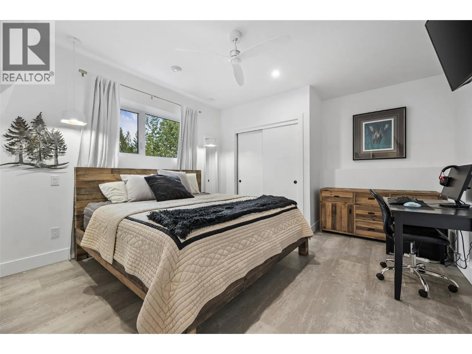 2615 Lakeview Rise