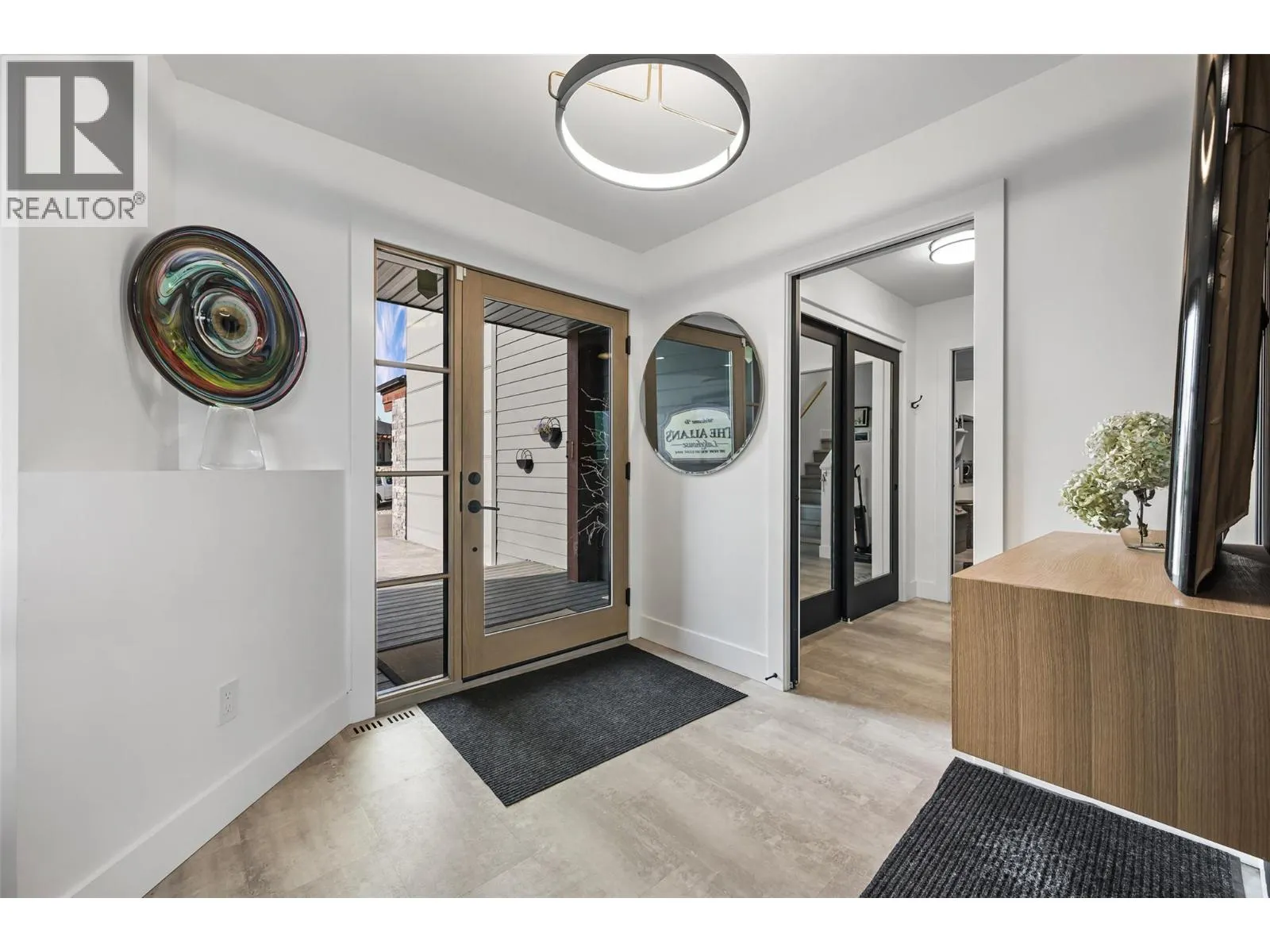 2615 Lakeview Rise