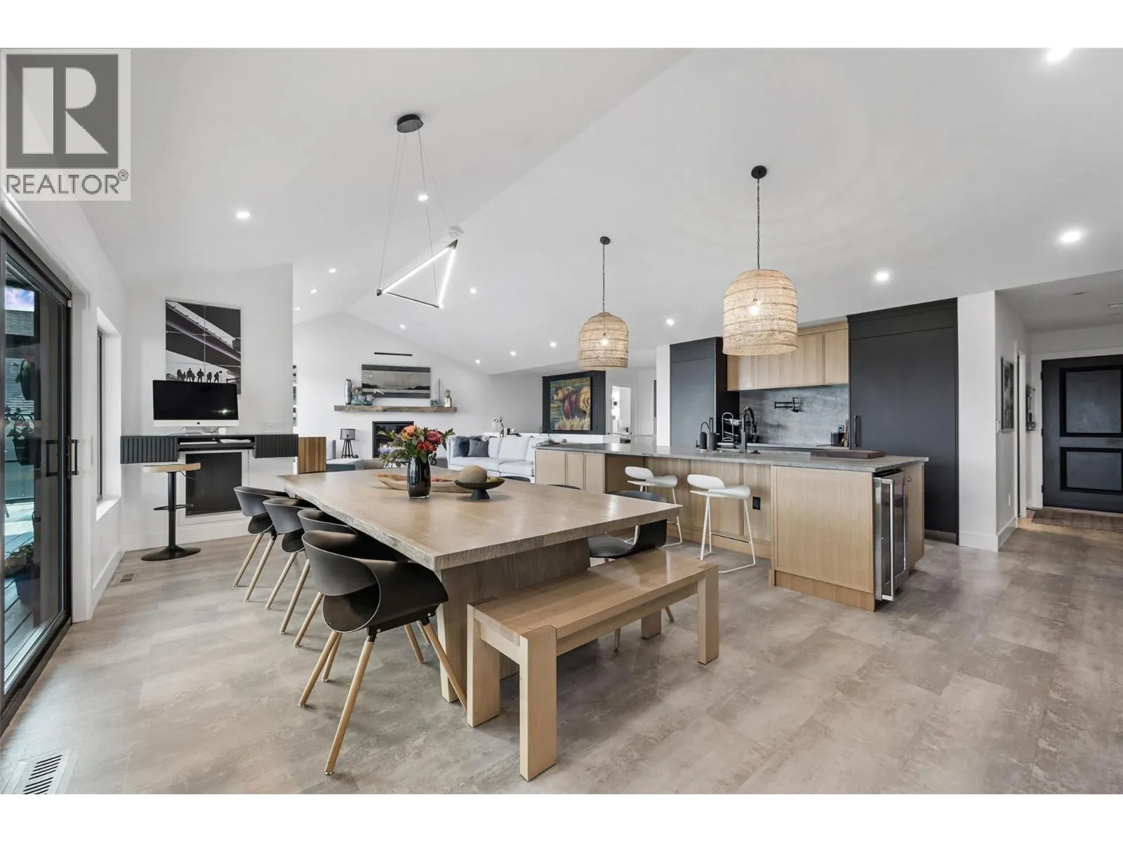 2615 Lakeview Rise